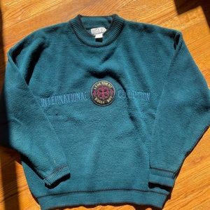 Vintage 90's Bugle Boy Sweater
International collection embroidered sweatshirt